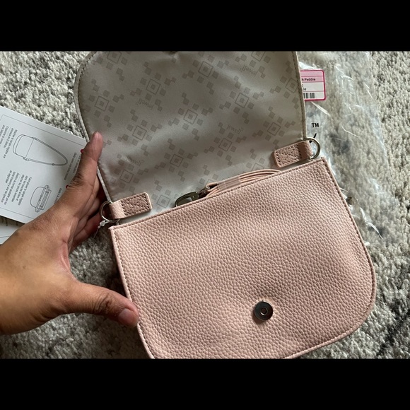 💕NEW💕Convertible Belt Bag by Thirty One - Picture 2 of 10